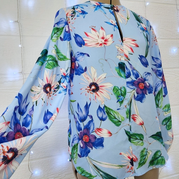 H&M Floral Blouse - Size 4 - Picture 4 of 7